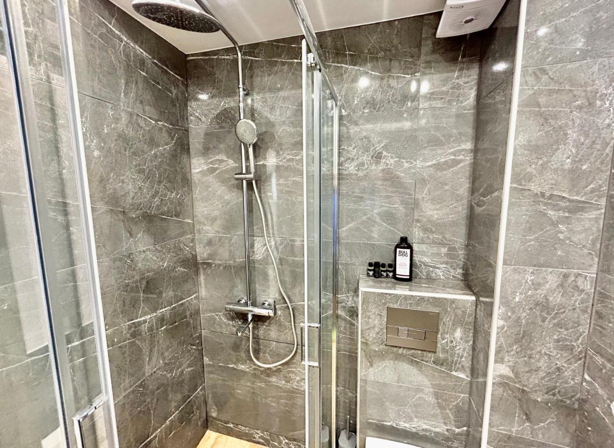 Port Twins Suites No1 Pire Dış mekan fotoğraf